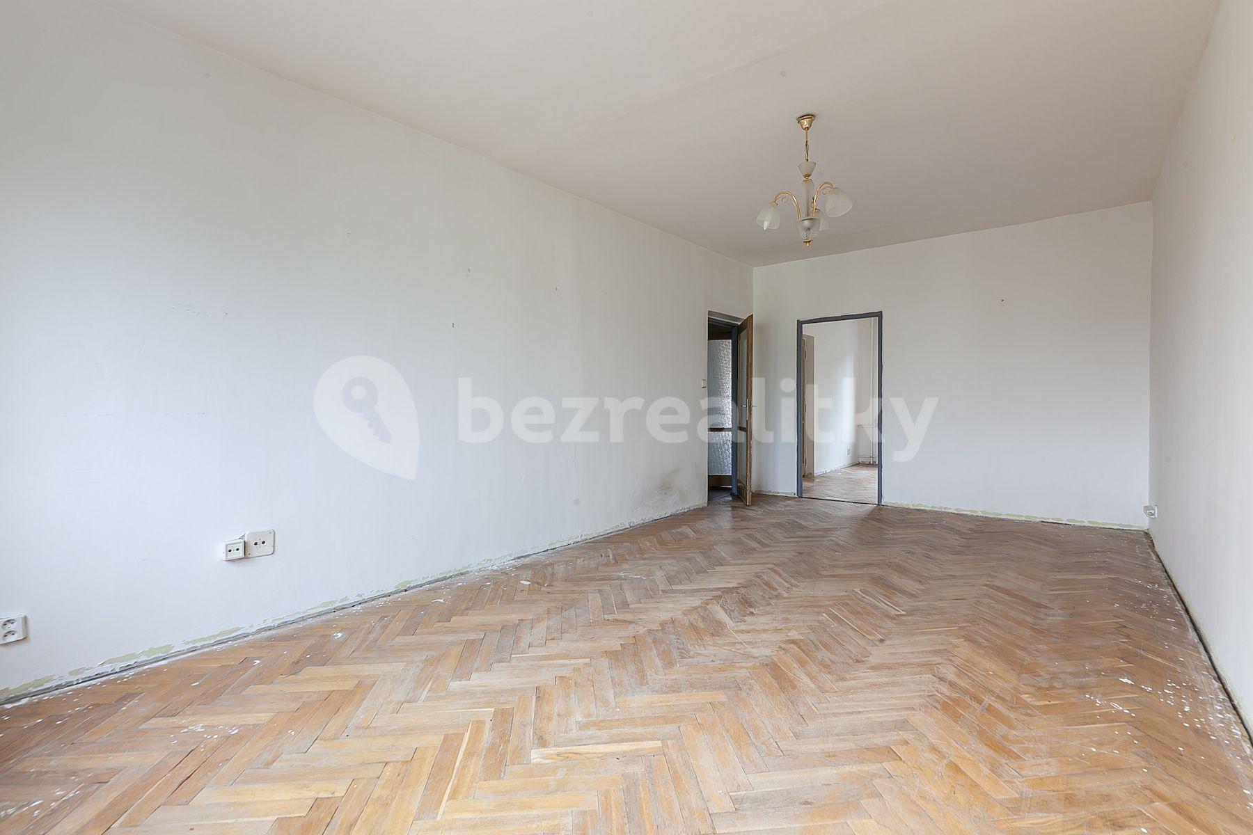 2 bedroom flat for sale, 56 m², K Lučinám, Prague, Prague