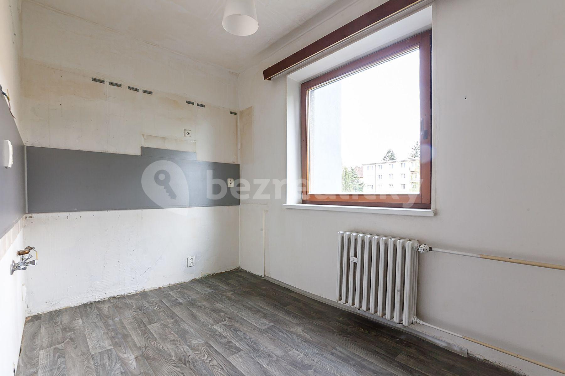 2 bedroom flat for sale, 56 m², K Lučinám, Prague, Prague