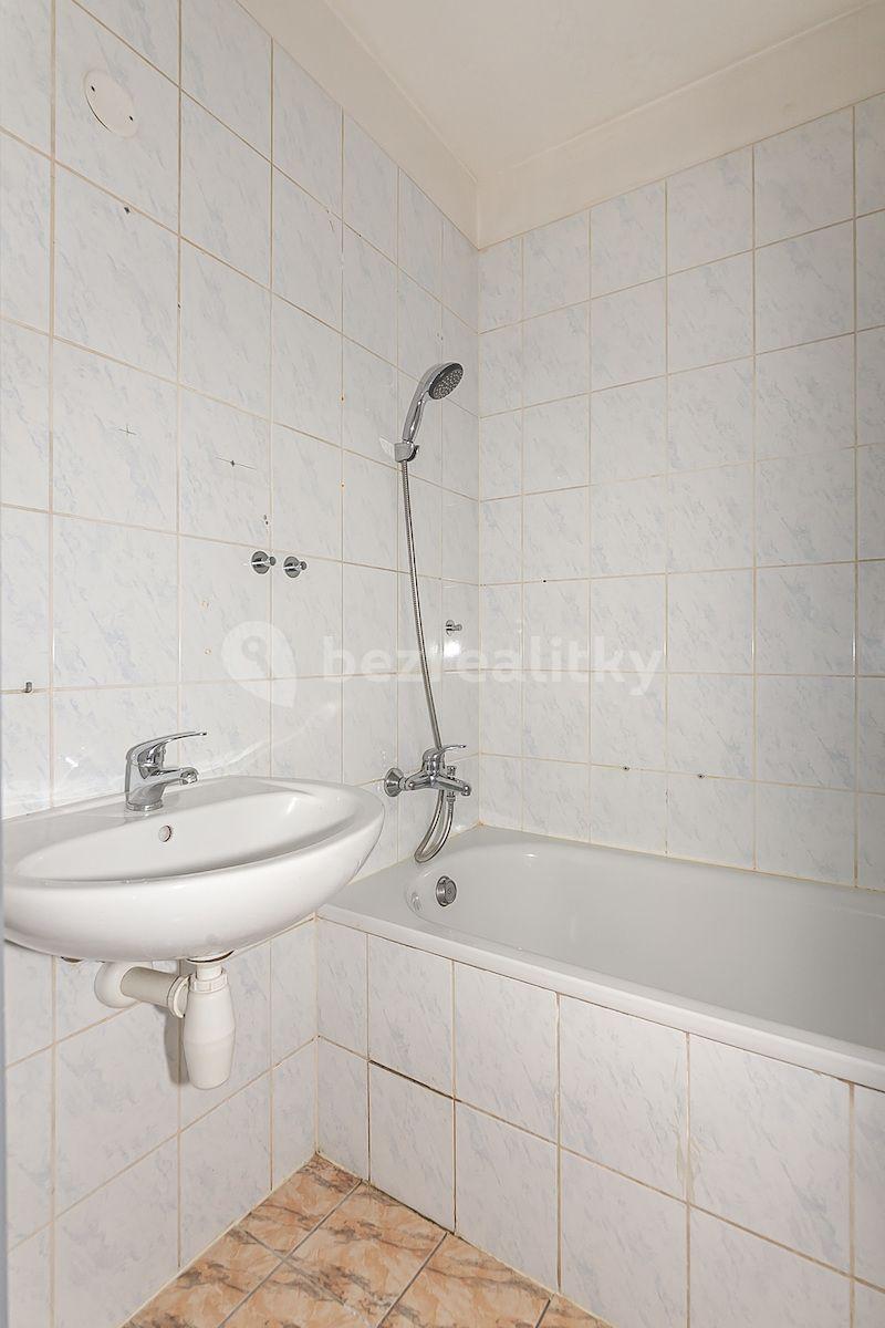 2 bedroom flat for sale, 56 m², K Lučinám, Prague, Prague