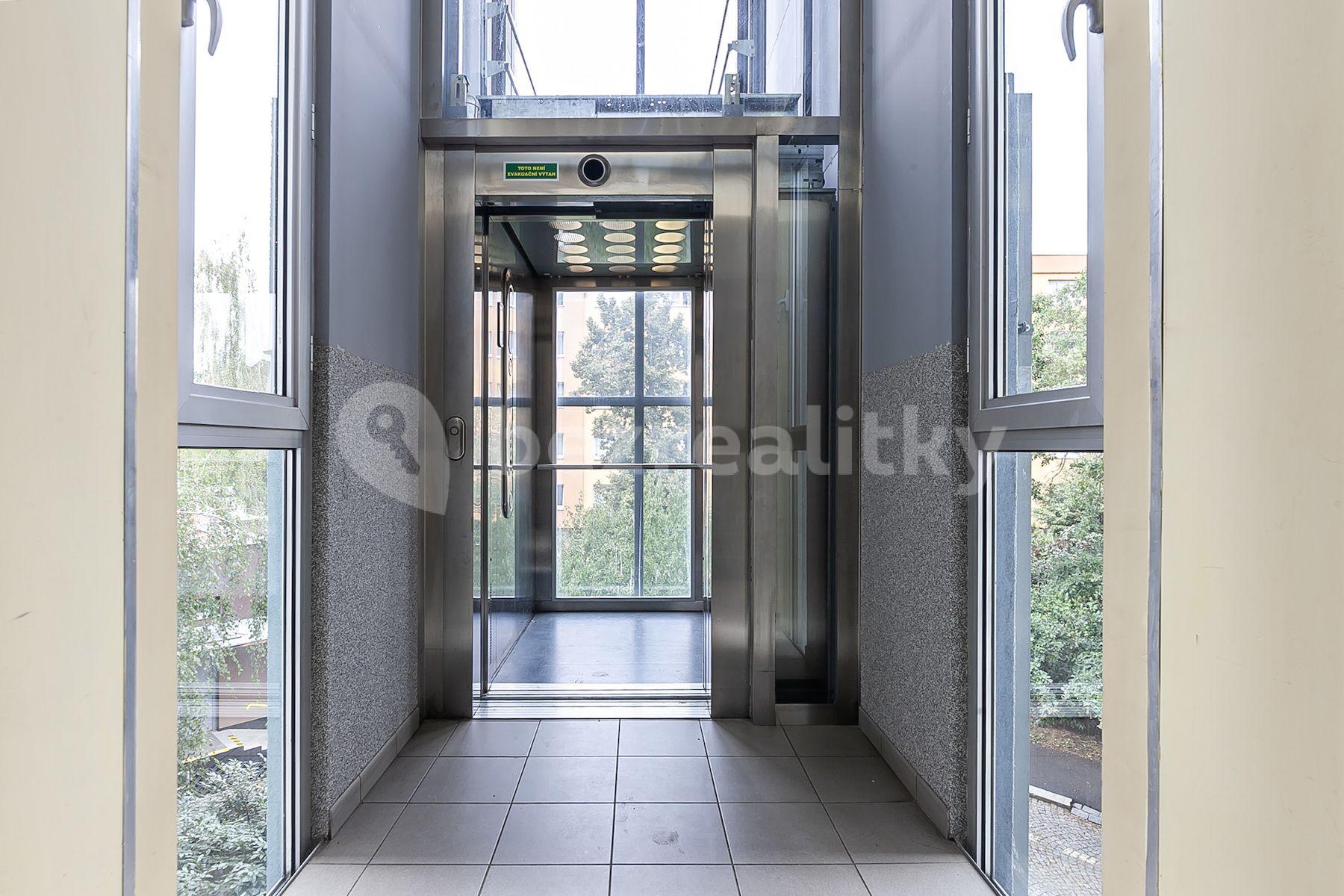 2 bedroom flat for sale, 56 m², K Lučinám, Prague, Prague