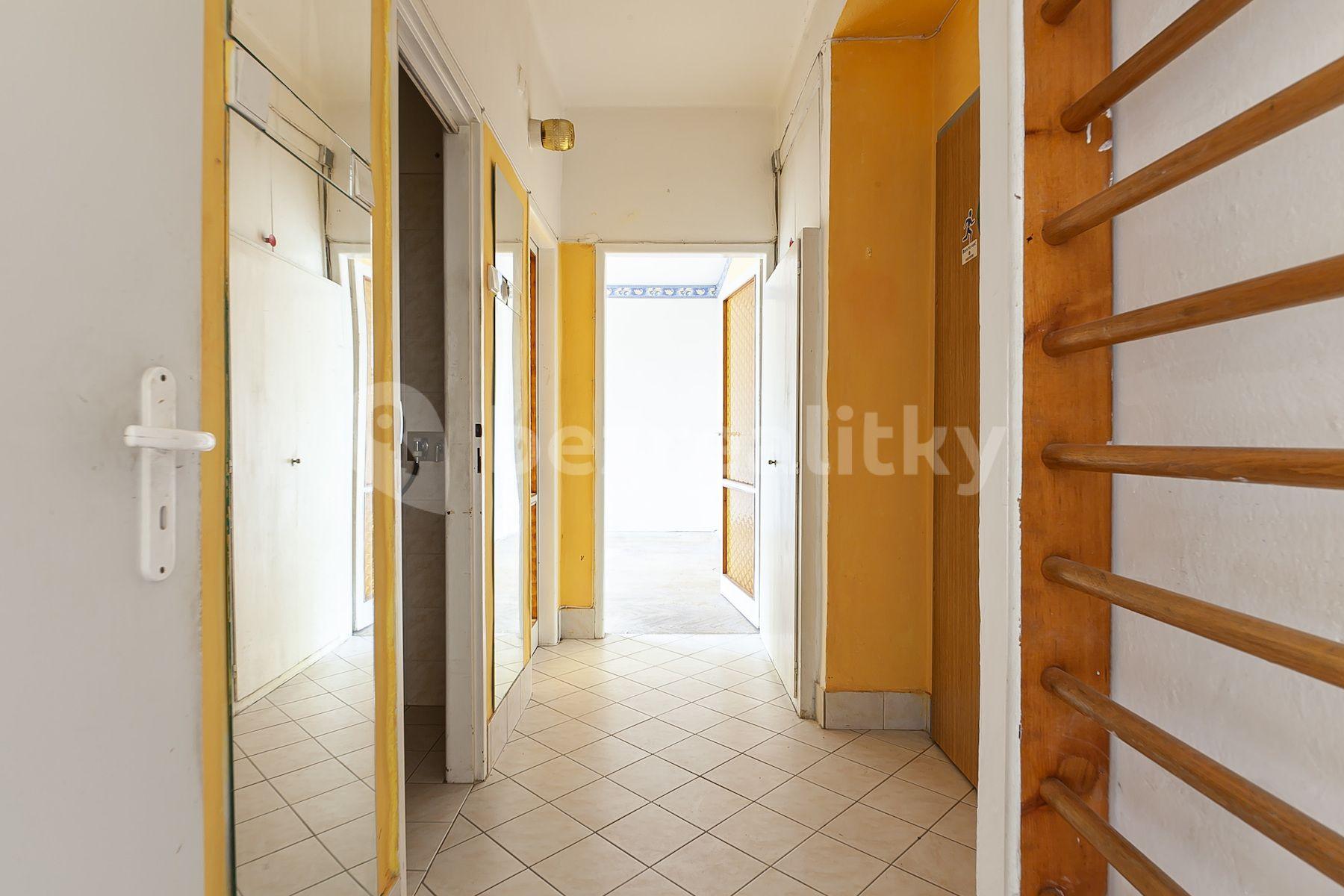 2 bedroom flat for sale, 52 m², Pod Lipami, Prague, Prague