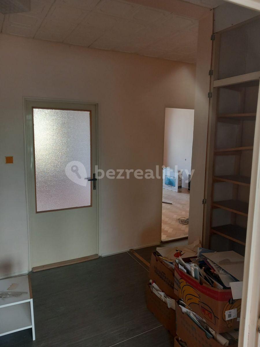 3 bedroom flat for sale, 69 m², Chvatěrubská, Prague, Prague