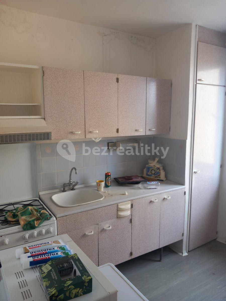 3 bedroom flat for sale, 69 m², Chvatěrubská, Prague, Prague