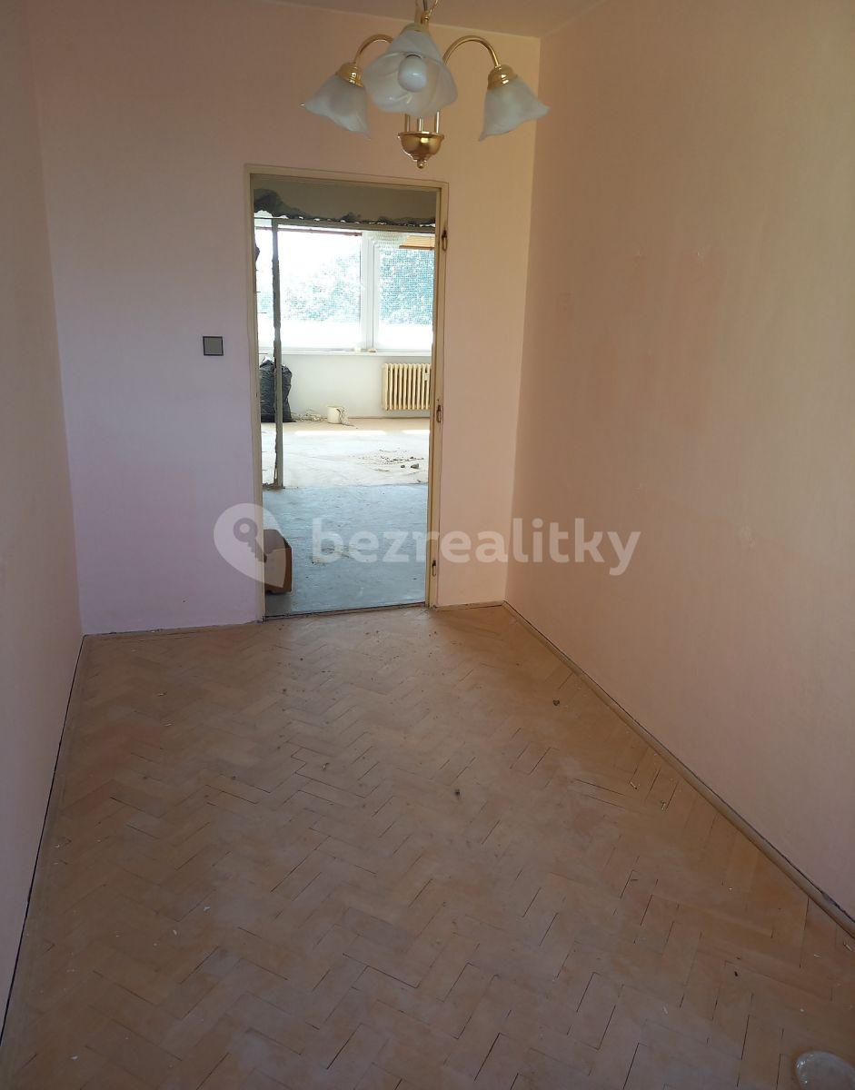 3 bedroom flat for sale, 69 m², Chvatěrubská, Prague, Prague