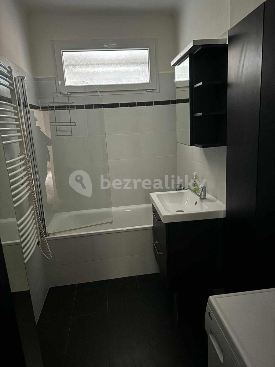 2 bedroom with open-plan kitchen flat to rent, 75 m², Píseckého, Prague, Prague