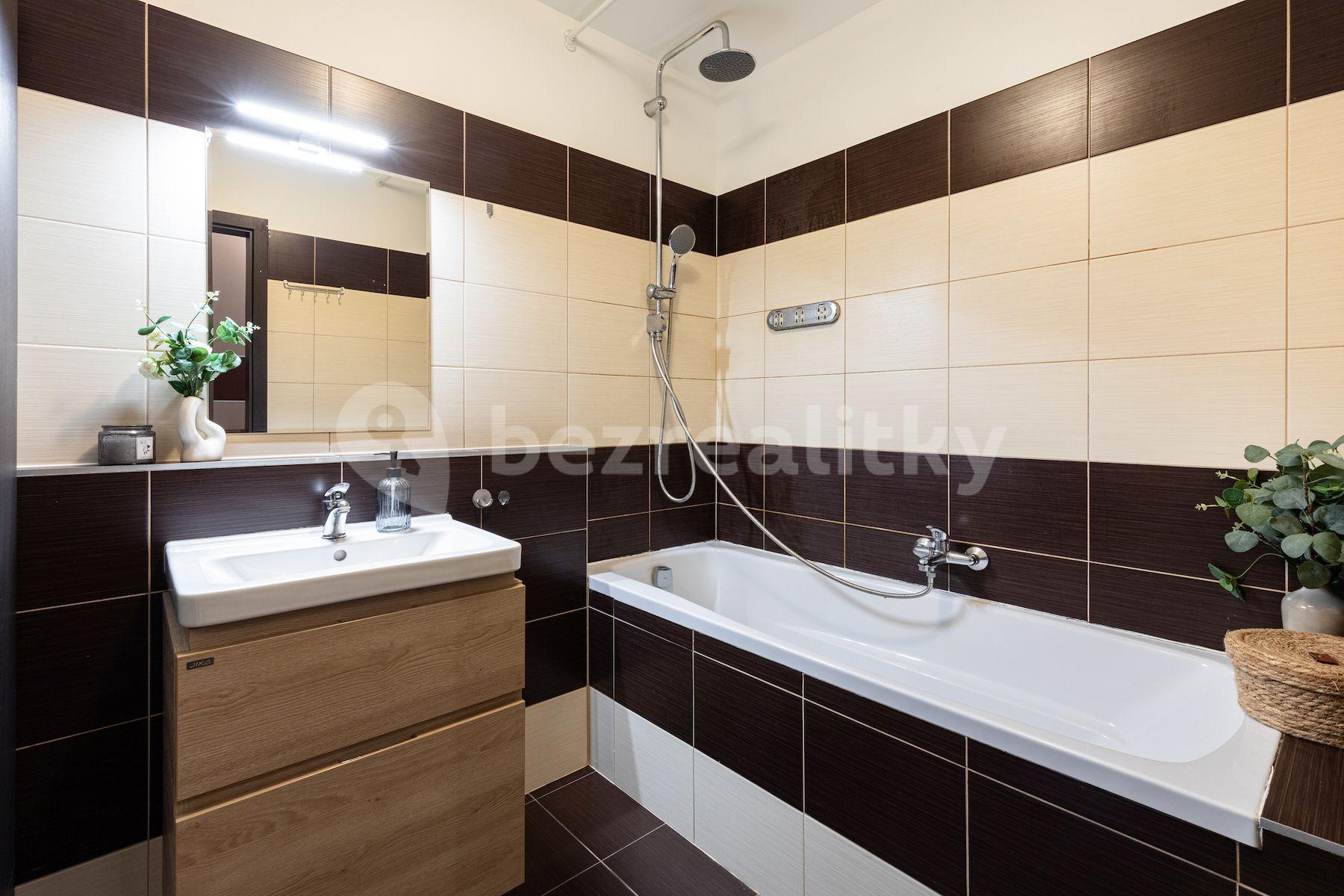 2 bedroom with open-plan kitchen flat for sale, 91 m², Formanská, Prague, Prague