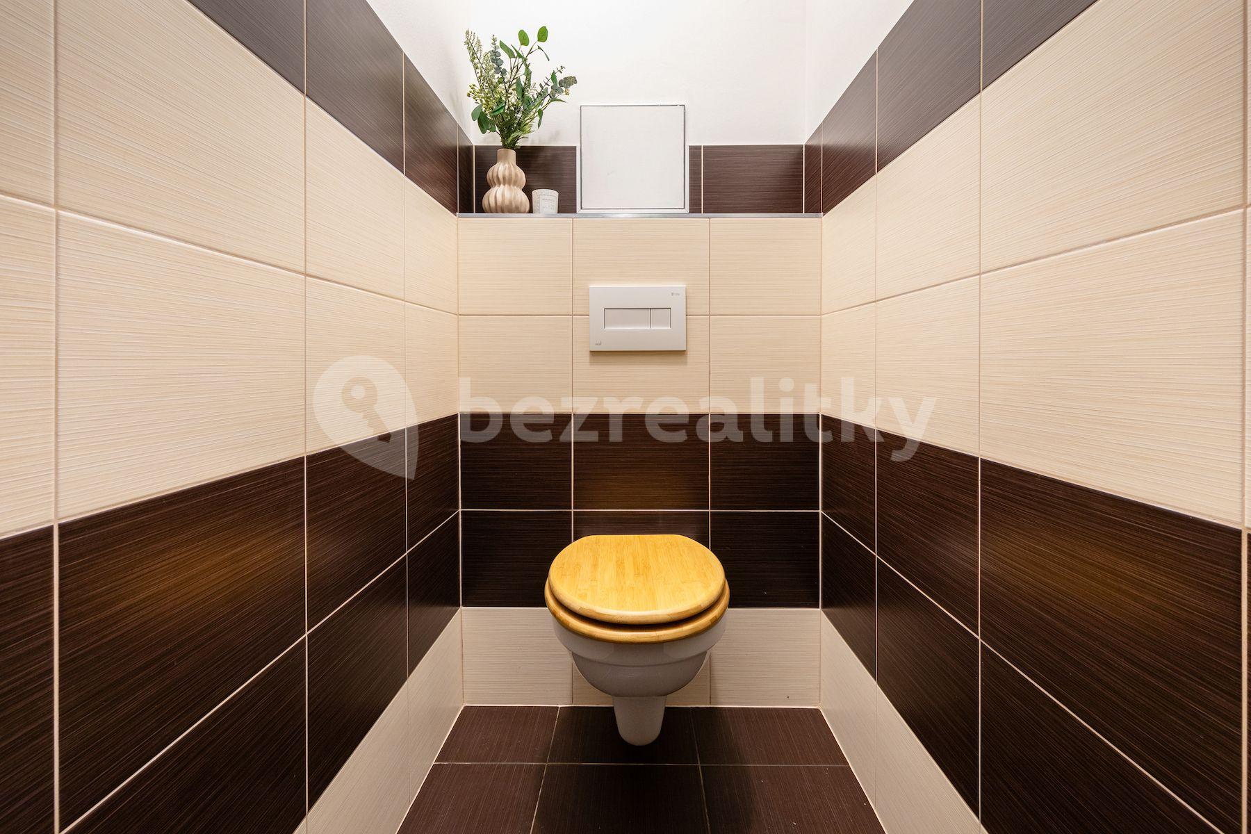 2 bedroom with open-plan kitchen flat for sale, 91 m², Formanská, Prague, Prague