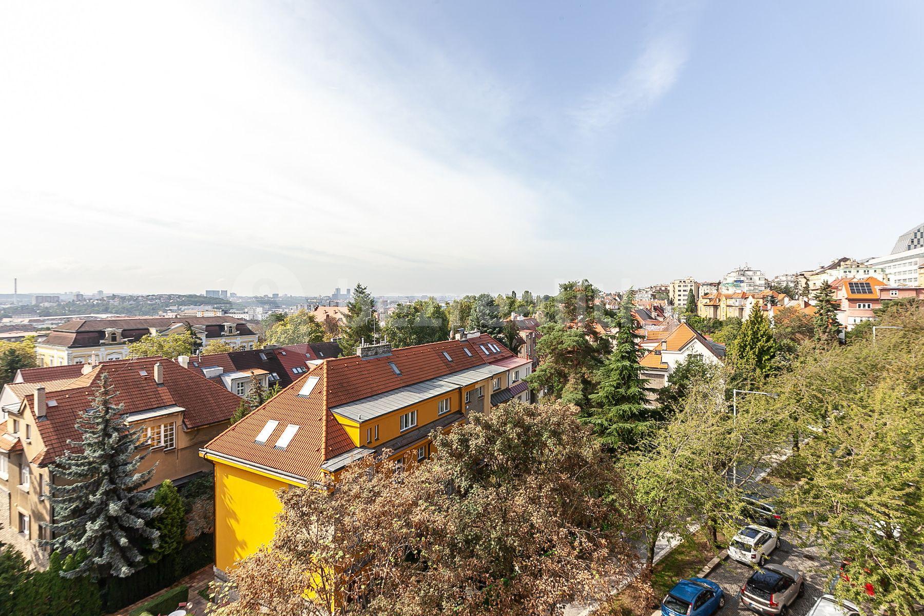 2 bedroom with open-plan kitchen flat for sale, 71 m², U Vinohradské nemocnice, Prague, Prague