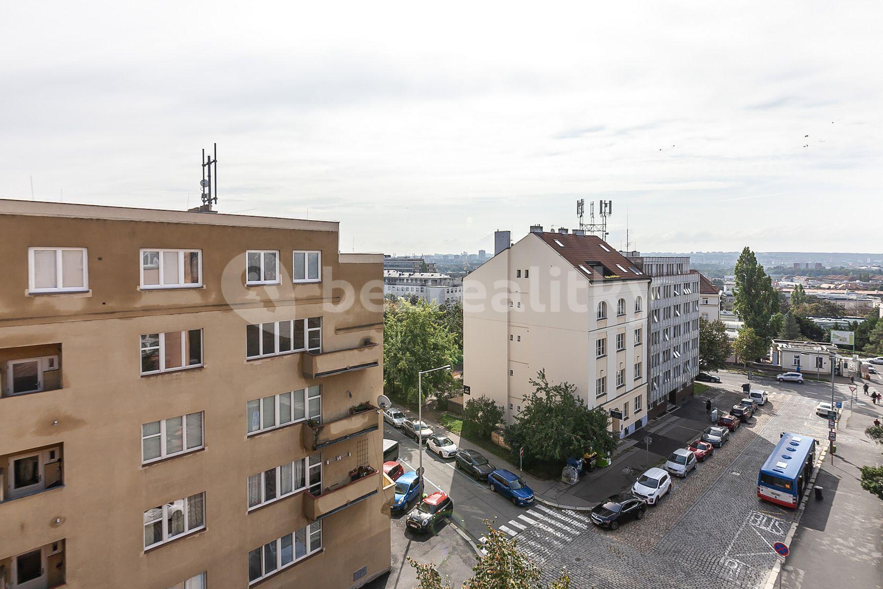 2 bedroom with open-plan kitchen flat for sale, 71 m², U Vinohradské nemocnice, Prague, Prague