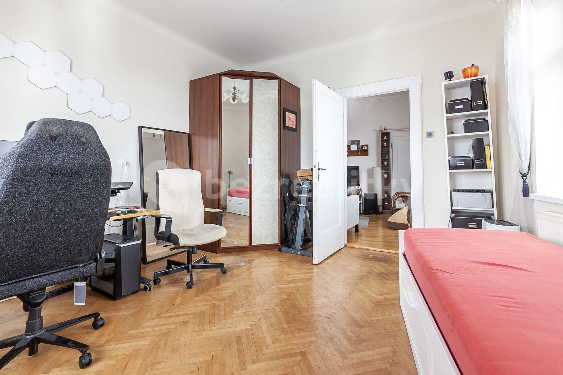 2 bedroom with open-plan kitchen flat for sale, 71 m², U Vinohradské nemocnice, Prague, Prague