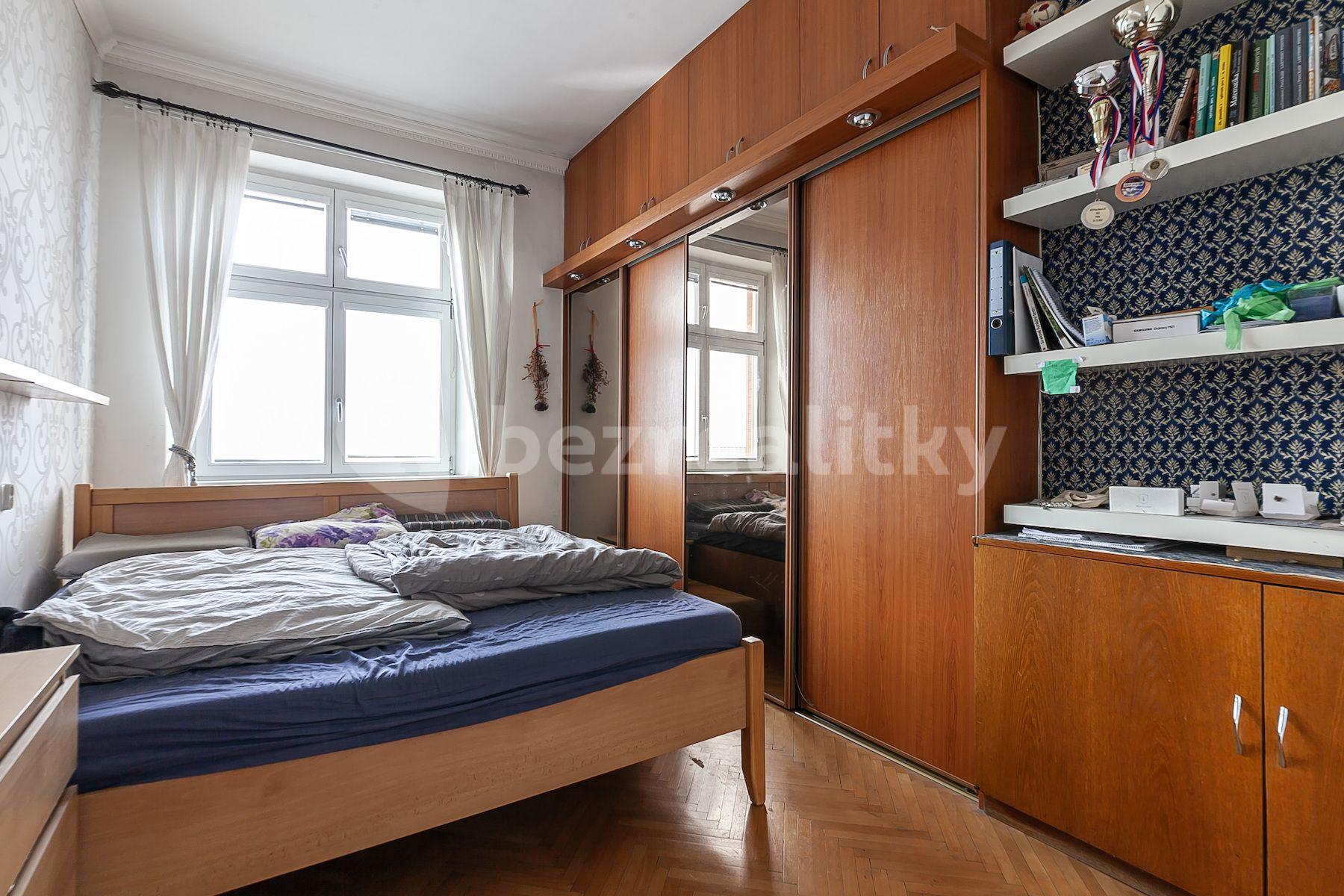 2 bedroom with open-plan kitchen flat for sale, 71 m², U Vinohradské nemocnice, Prague, Prague