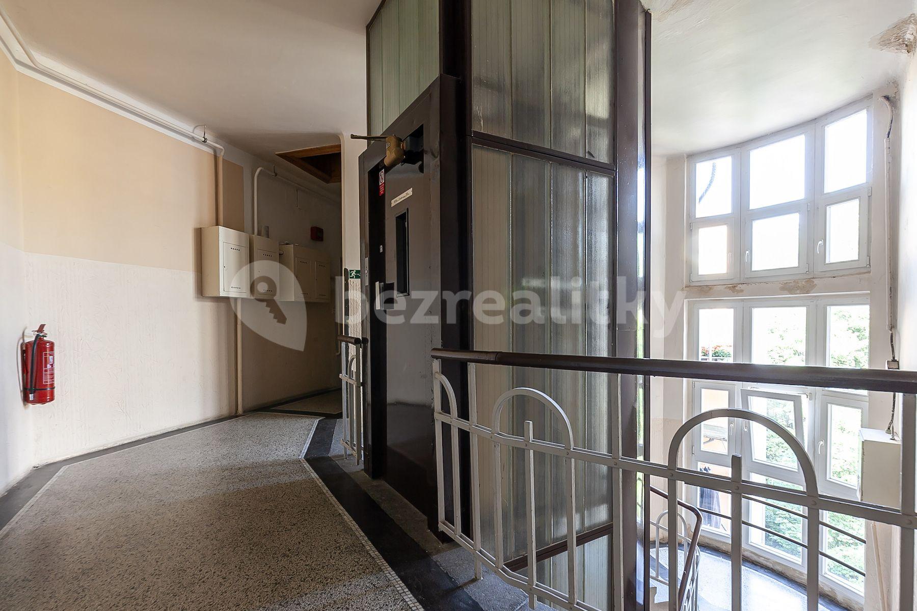 2 bedroom with open-plan kitchen flat for sale, 71 m², U Vinohradské nemocnice, Prague, Prague