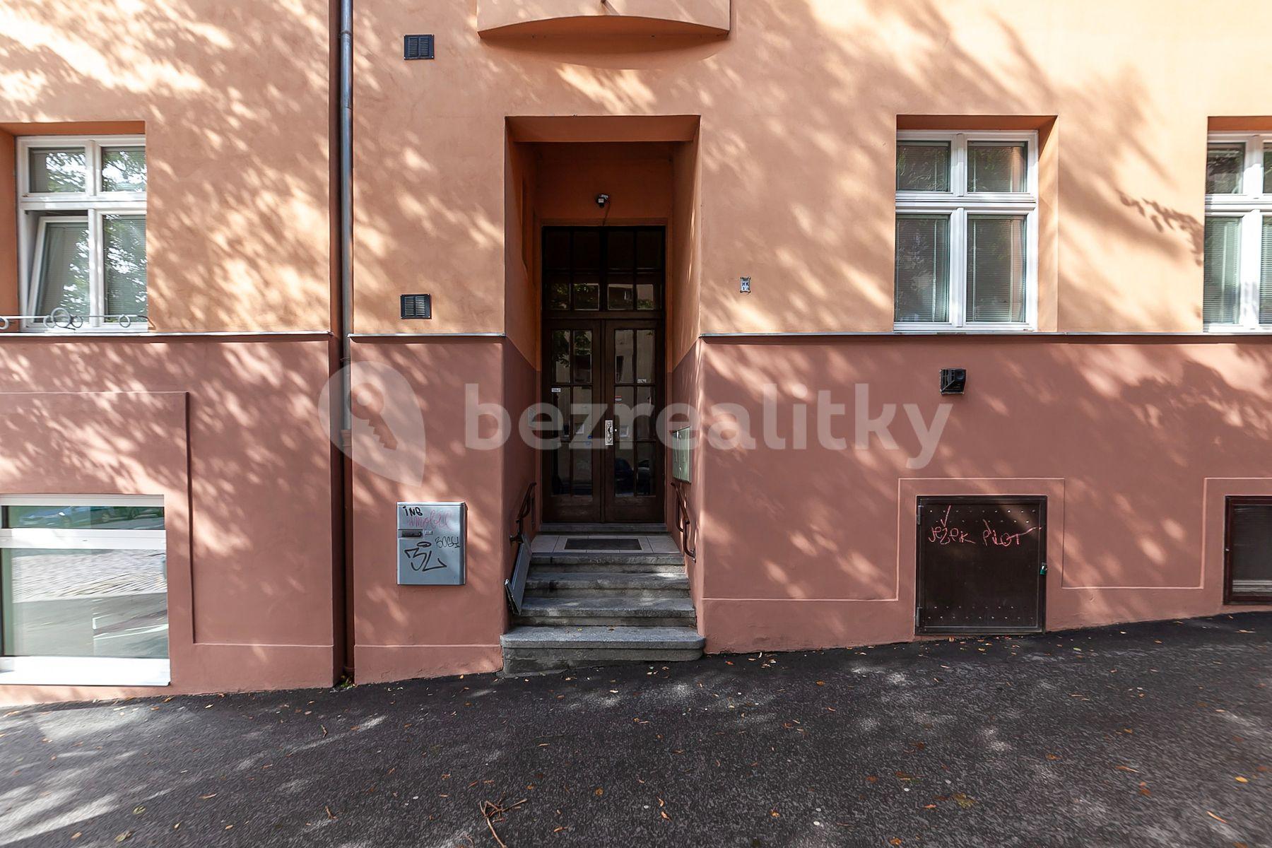 2 bedroom with open-plan kitchen flat for sale, 71 m², U Vinohradské nemocnice, Prague, Prague