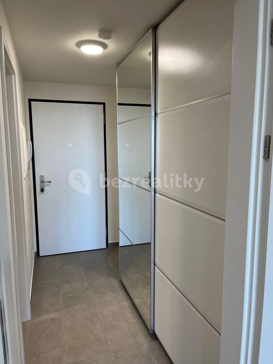 Studio flat to rent, 45 m², Smržových, Prague, Prague