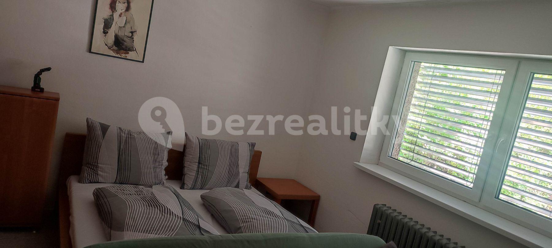 1 bedroom with open-plan kitchen flat to rent, 39 m², Osadnická, Vratimov, Moravskoslezský Region