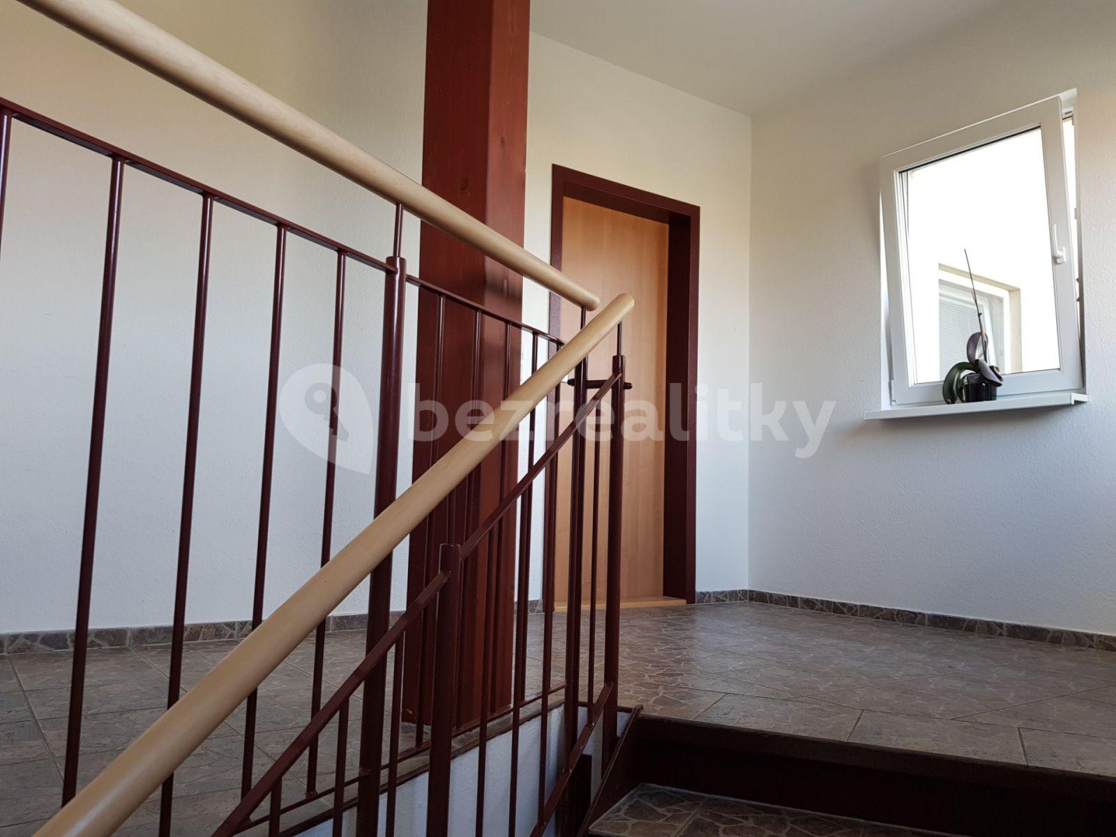 Studio flat for sale, 39 m², U Dráhy, Chýně, Středočeský Region