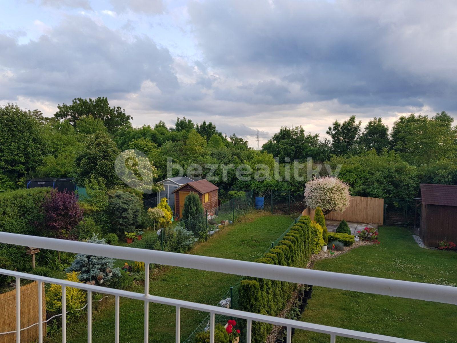 Studio flat for sale, 39 m², U Dráhy, Chýně, Středočeský Region