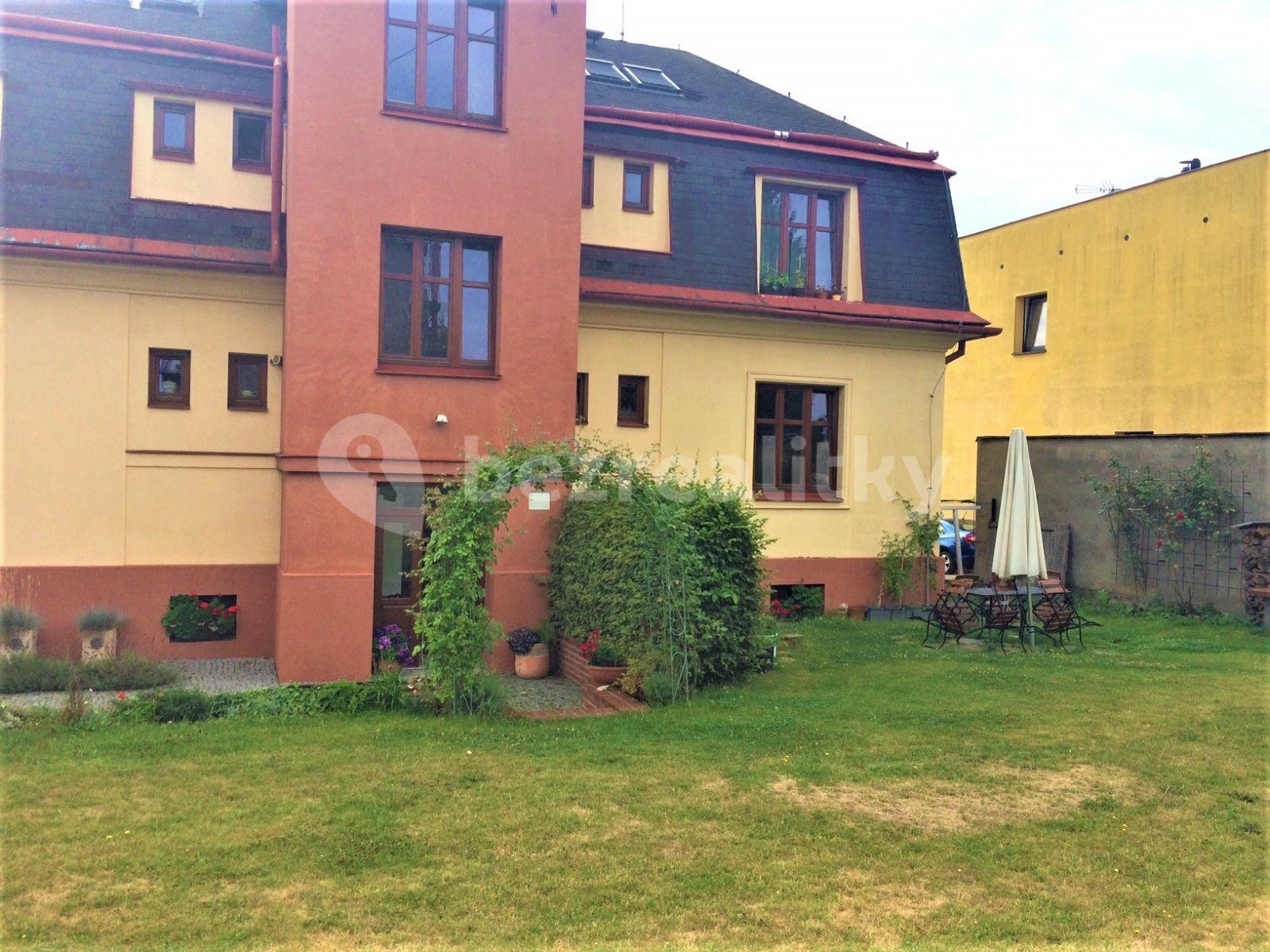 1 bedroom with open-plan kitchen flat to rent, 50 m², U Rourovny, Ostrava, Moravskoslezský Region