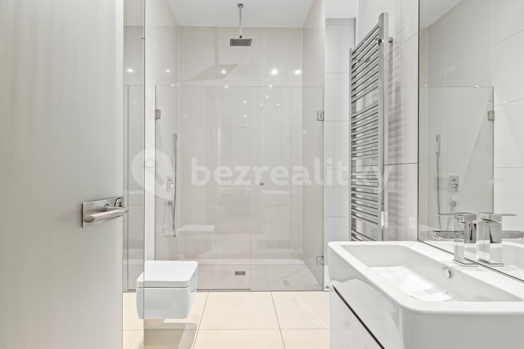 2 bedroom with open-plan kitchen flat to rent, 114 m², Laubova, Prague, Prague