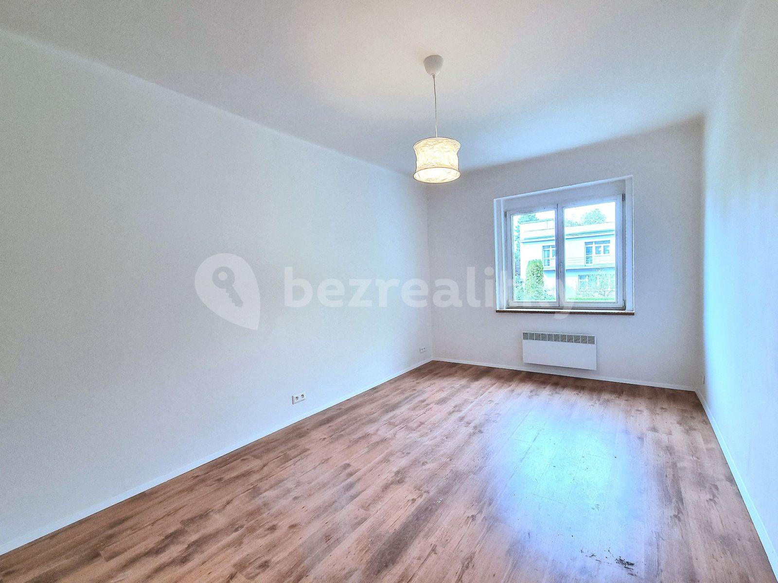 1 bedroom with open-plan kitchen flat to rent, 50 m², Malešická, Prague, Prague