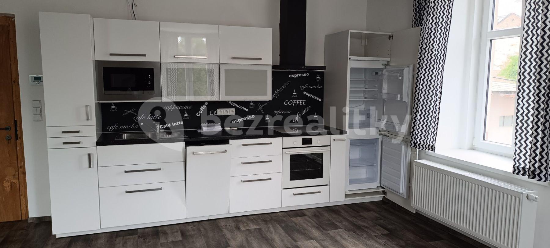 1 bedroom with open-plan kitchen flat to rent, 80 m², Komenského, Častolovice, Královéhradecký Region