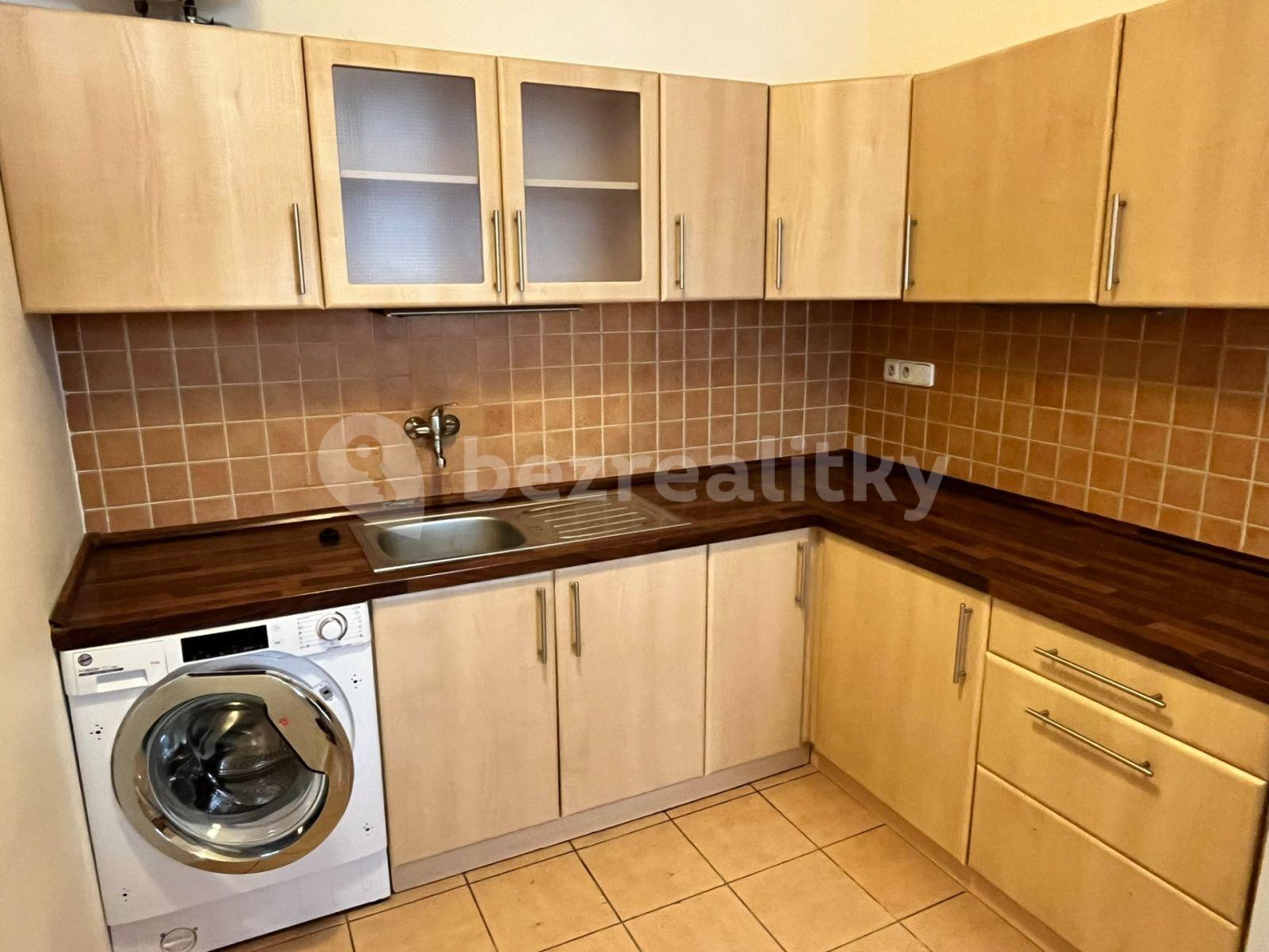 2 bedroom flat to rent, 59 m², Dukelských hrdinů, Prague, Prague