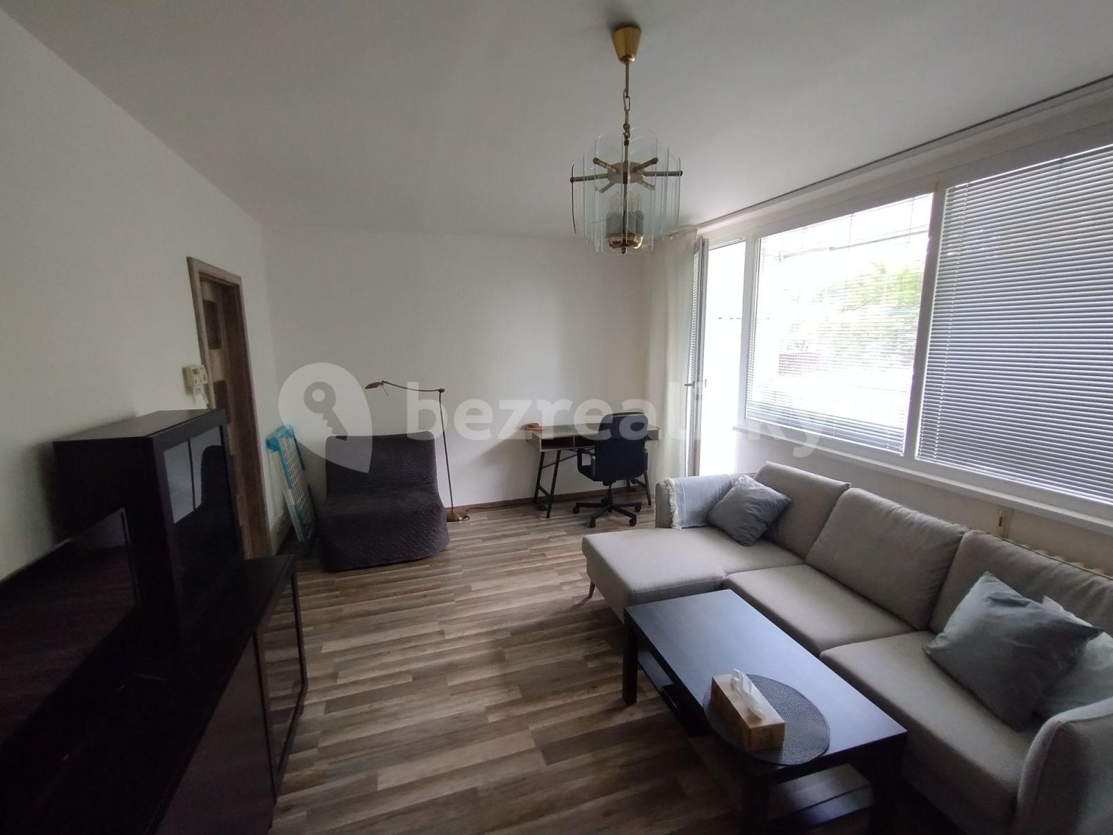 3 bedroom flat to rent, 70 m², Weberova, Prague, Prague