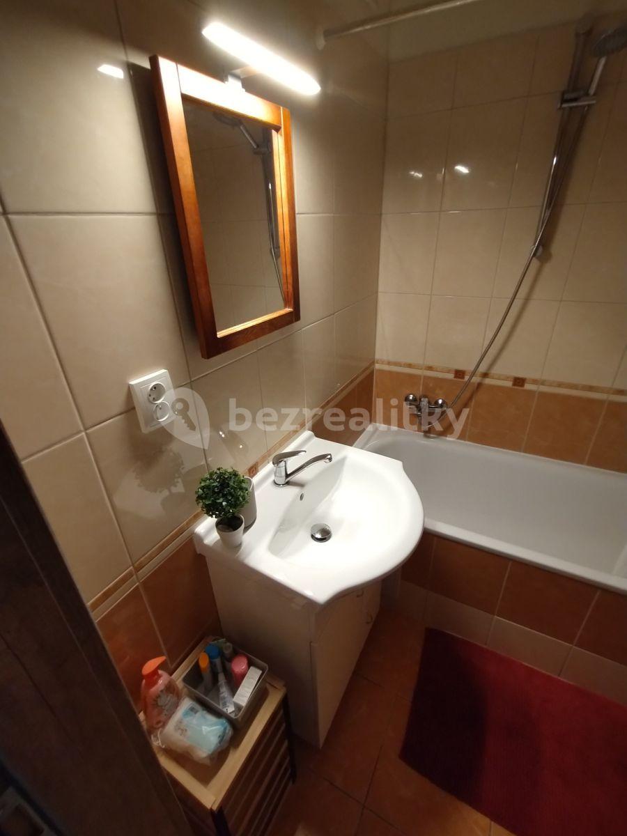 3 bedroom flat to rent, 70 m², Weberova, Prague, Prague