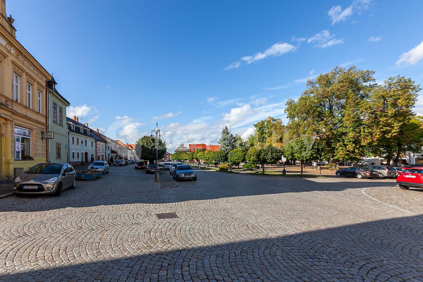 3 bedroom flat for sale, 74 m², Mírové náměstí, Kouřim, Středočeský Region