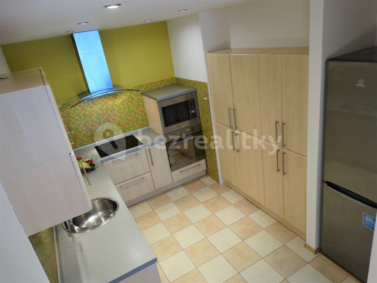 2 bedroom with open-plan kitchen flat to rent, 64 m², Kpt. Stránského, Prague, Prague