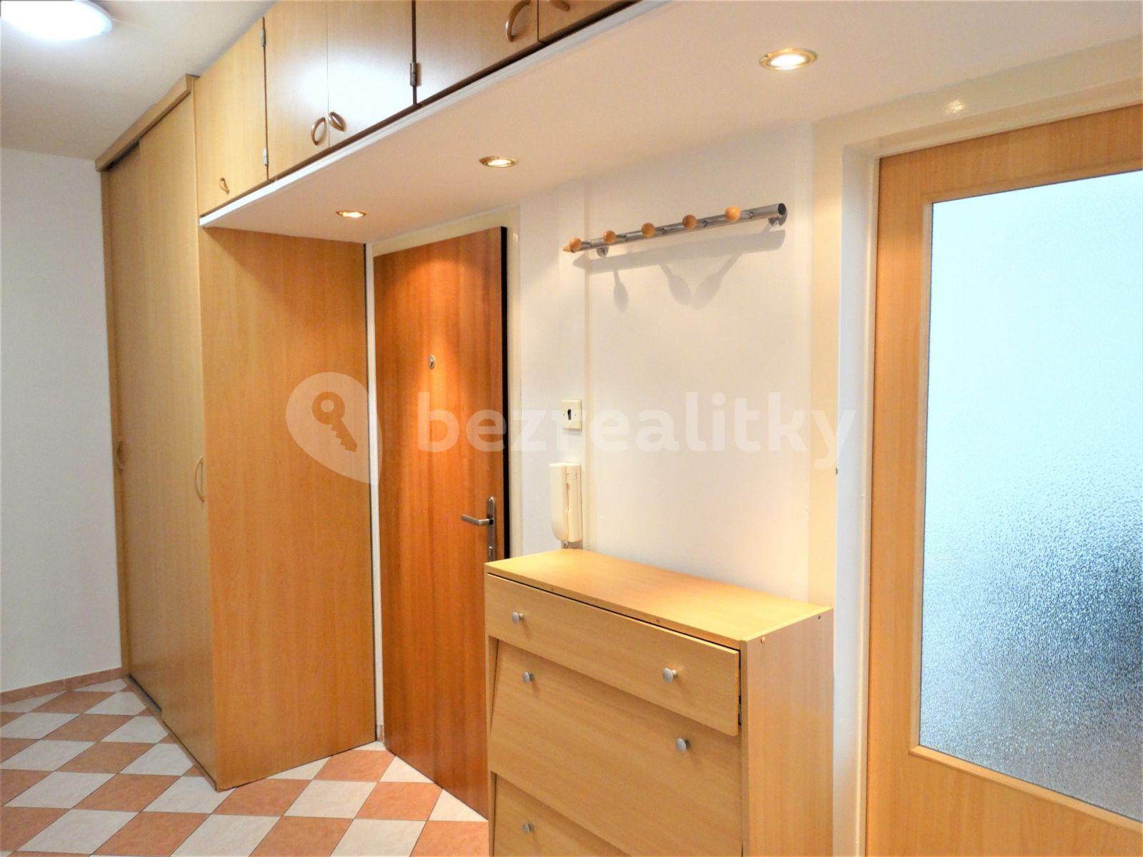 2 bedroom with open-plan kitchen flat to rent, 64 m², Kpt. Stránského, Prague, Prague