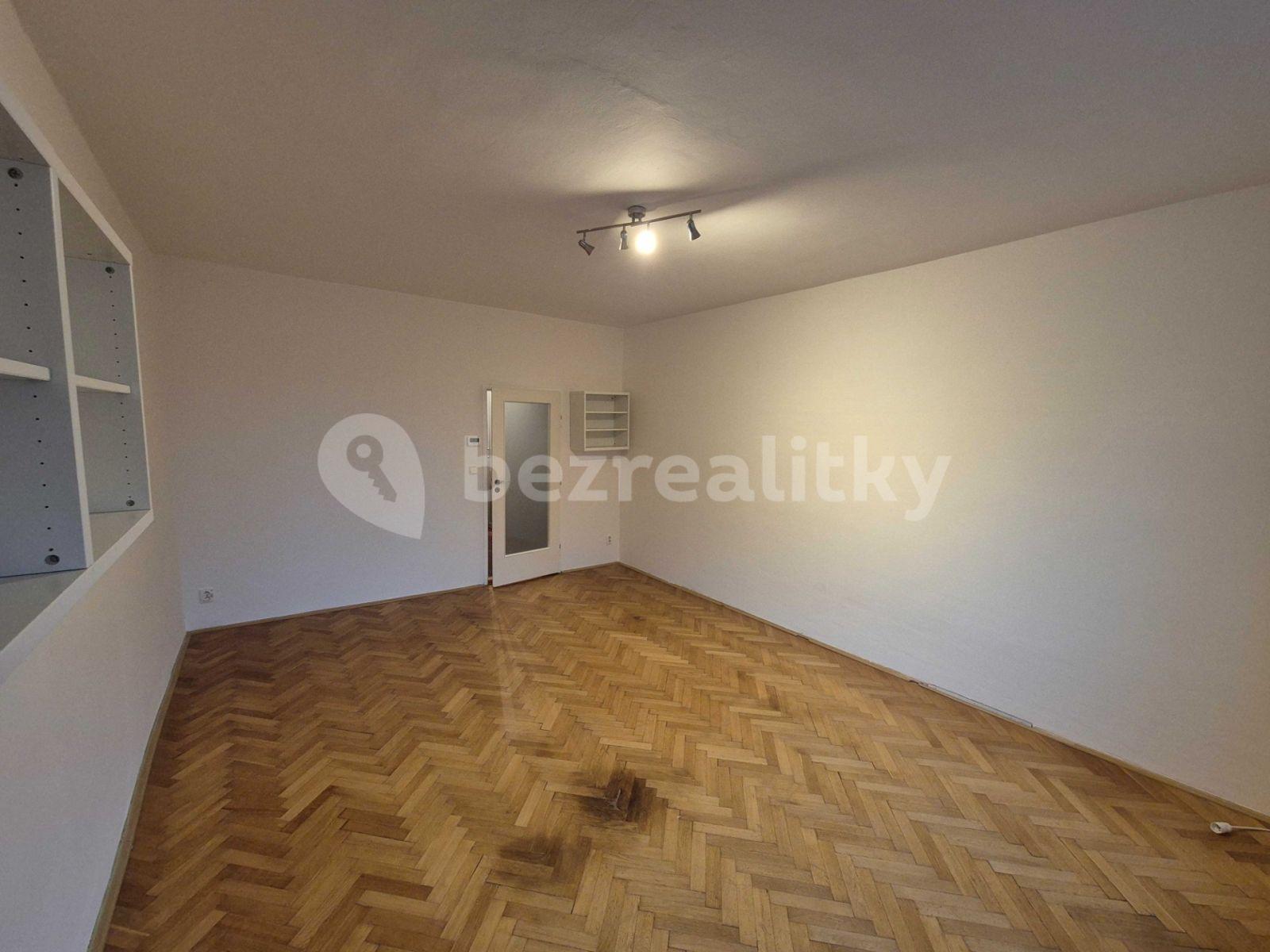 2 bedroom with open-plan kitchen flat to rent, 75 m², U Družstva Život, Prague, Prague