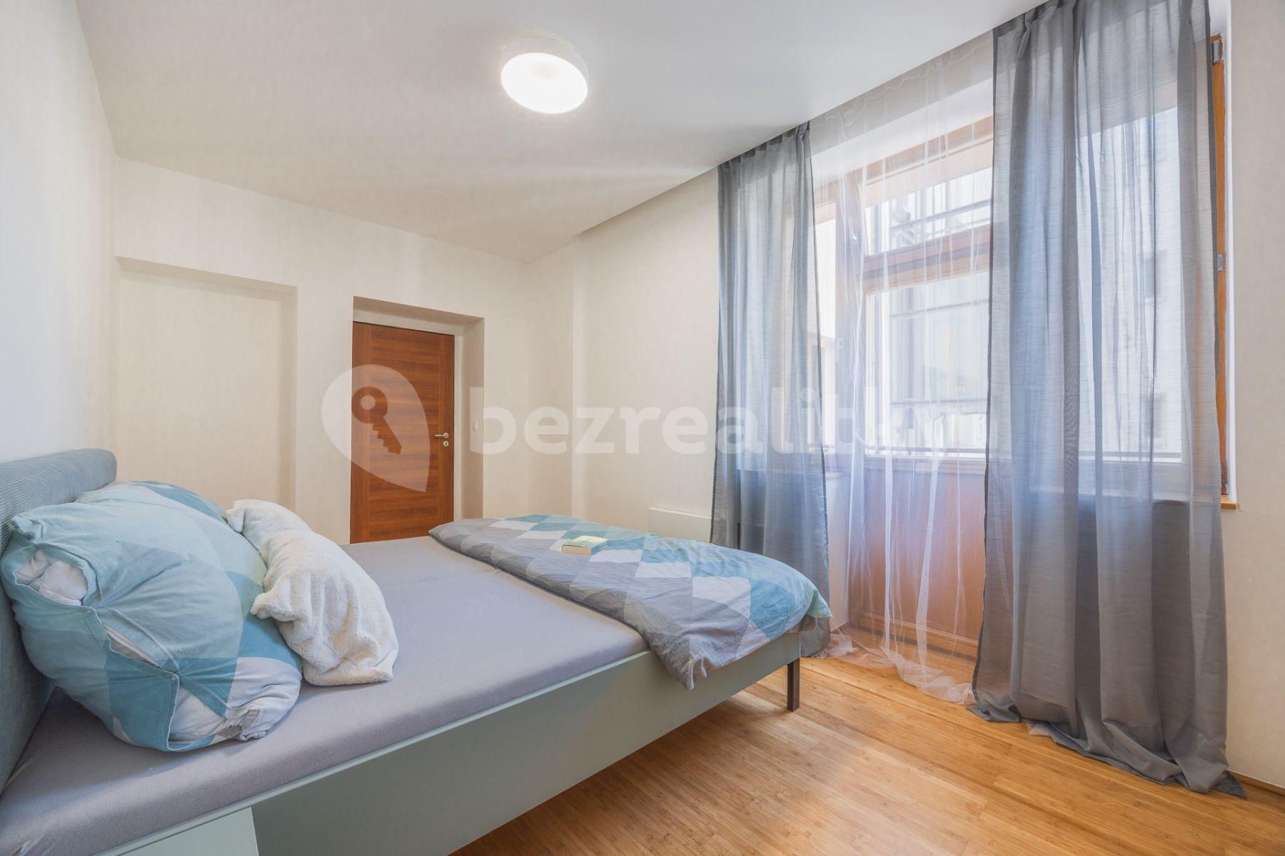 1 bedroom with open-plan kitchen flat for sale, 52 m², Žerotínova, Prague, Prague