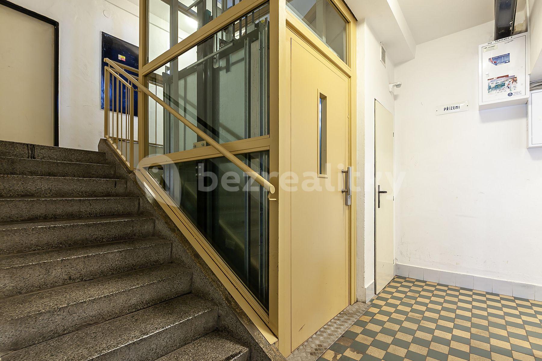 3 bedroom flat for sale, 75 m², Pod Pramenem, Prague, Prague