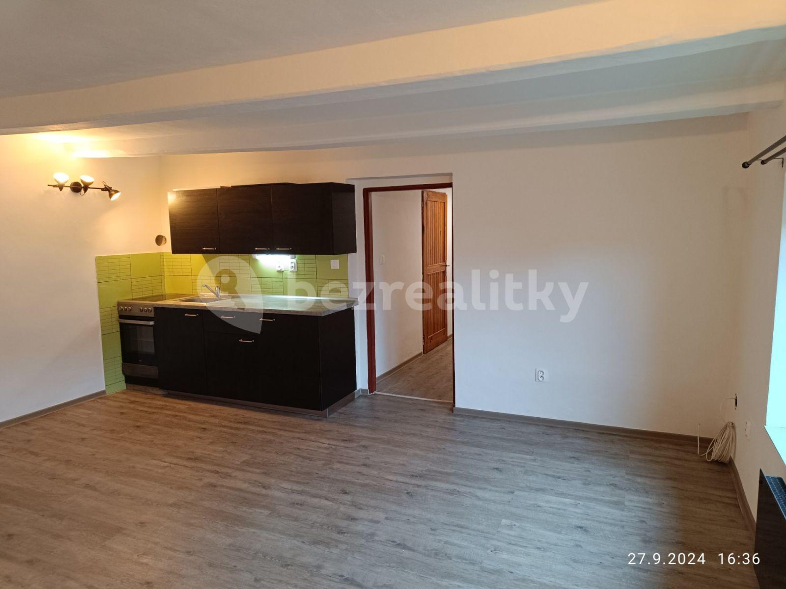 Studio flat to rent, 35 m², Nebužely, Středočeský Region