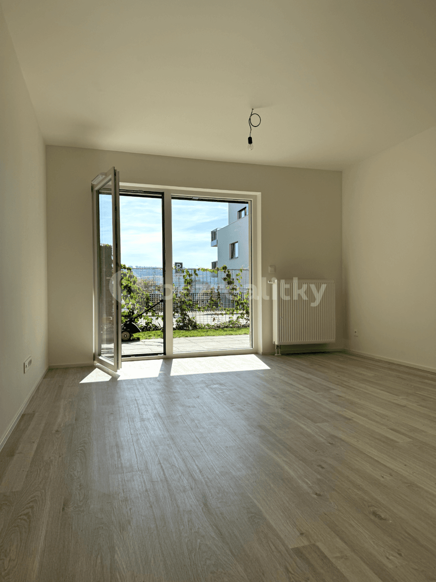 1 bedroom with open-plan kitchen flat to rent, 45 m², U Židovského hřbitova, Beroun, Středočeský Region