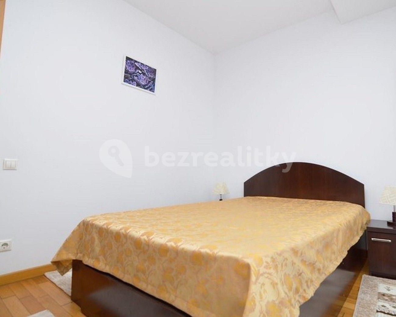 2 bedroom flat to rent, 72 m², Veverkova, Prague, Prague