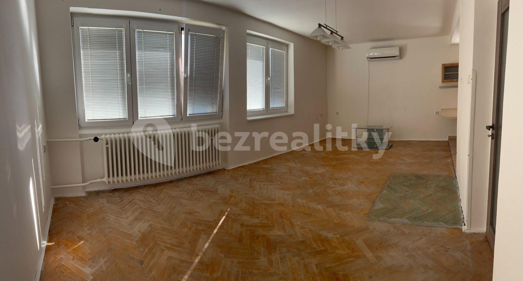 3 bedroom flat for sale, 67 m², Jabkenice, Středočeský Region