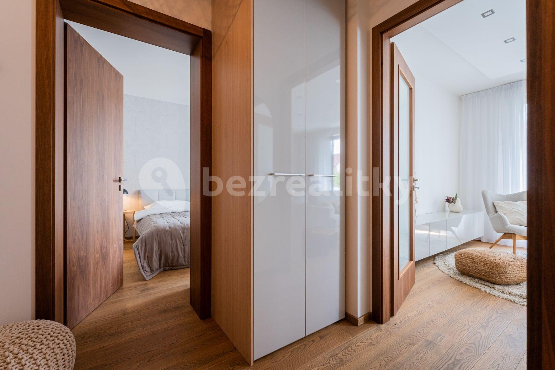 1 bedroom with open-plan kitchen flat for sale, 57 m², Čumpelíkova, Prague, Prague