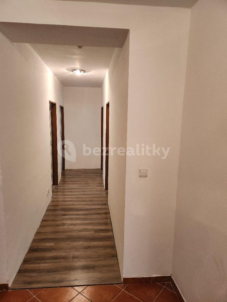 4 bedroom with open-plan kitchen flat to rent, 100 m², Libeř, Středočeský Region