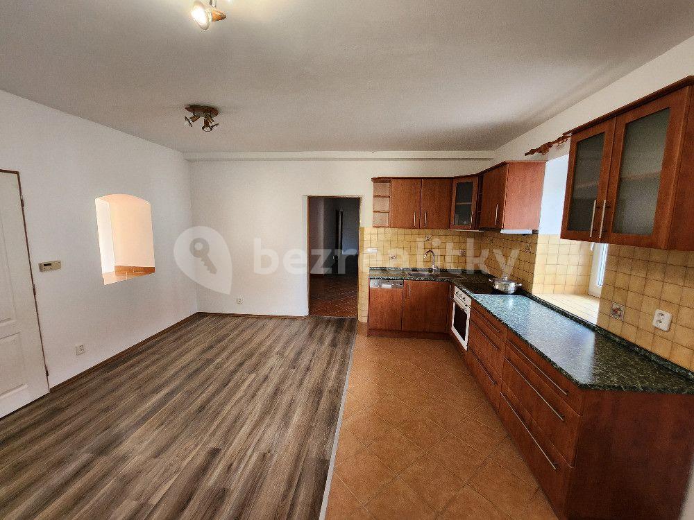 4 bedroom with open-plan kitchen flat to rent, 100 m², Libeř, Středočeský Region