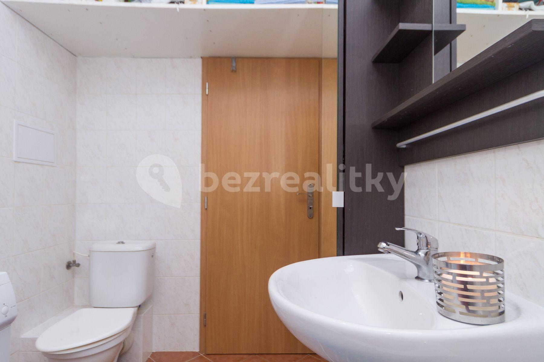 Studio flat for sale, 28 m², Modletice, Modletice, Středočeský Region