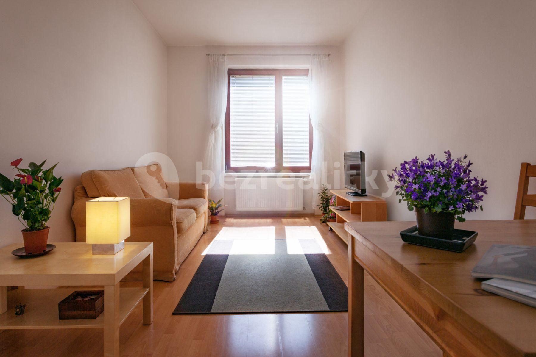 Studio flat to rent, 33 m², Kozácká, Prague, Prague