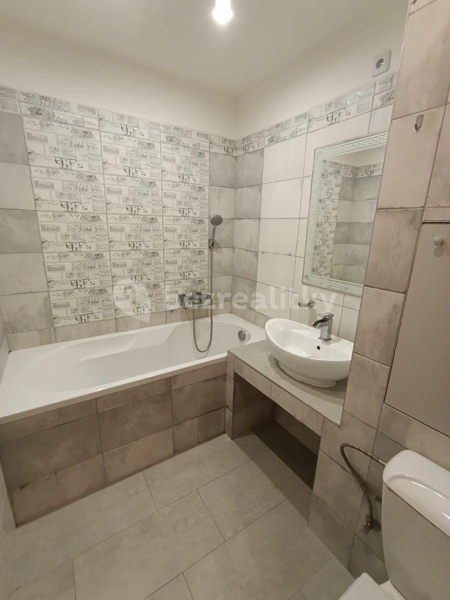 3 bedroom flat for sale, 66 m², Petrohradská, Tábor, Jihočeský Region