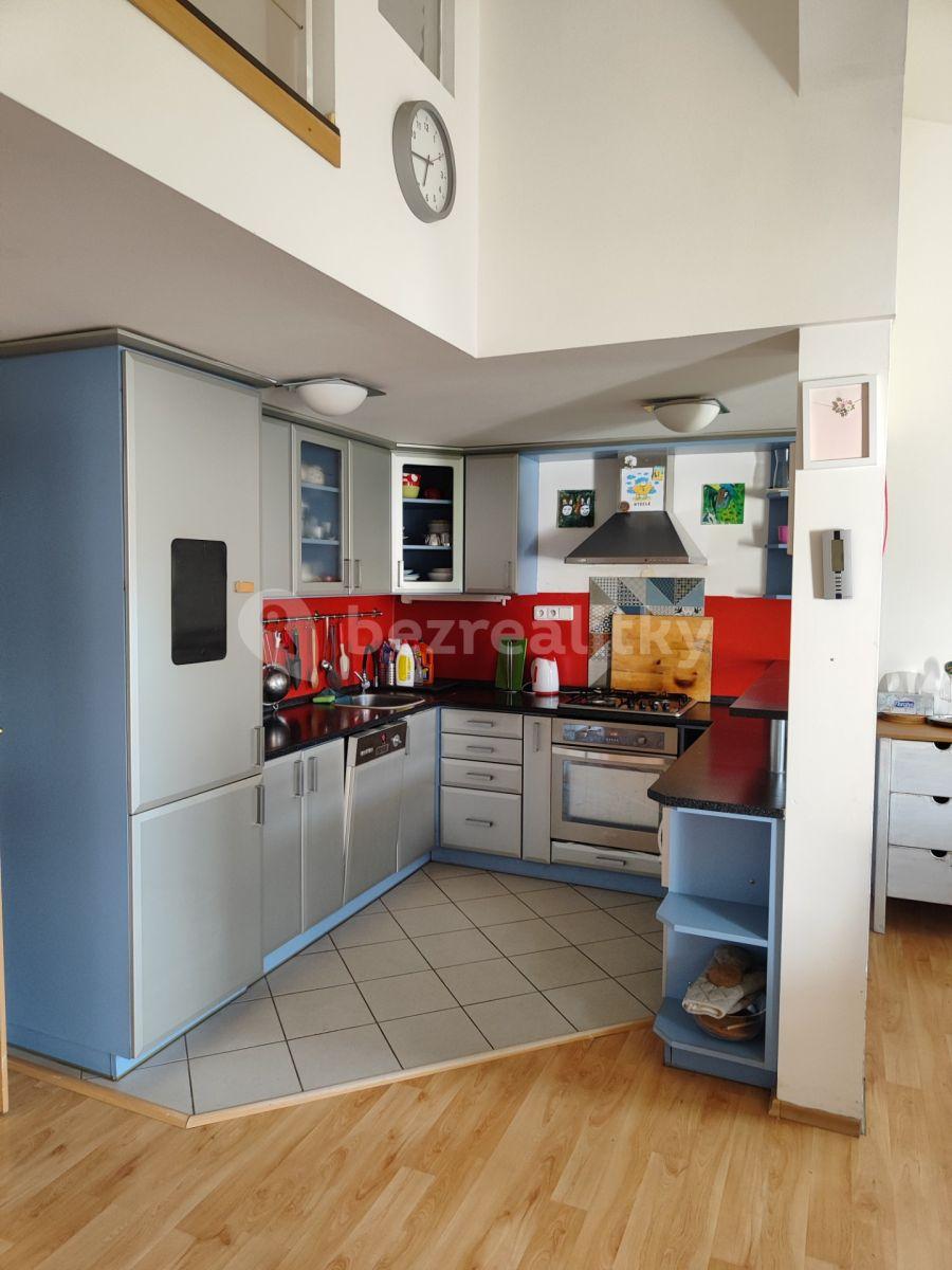 2 bedroom with open-plan kitchen flat for sale, 80 m², Na Plzeňce, Prague, Prague