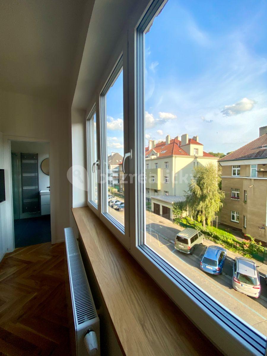 1 bedroom with open-plan kitchen flat for sale, 53 m², Jeseniova, Prague, Prague