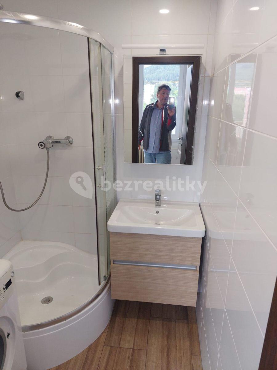 3 bedroom flat to rent, 65 m², Budovatelská, Klášterec nad Ohří, Ústecký Region