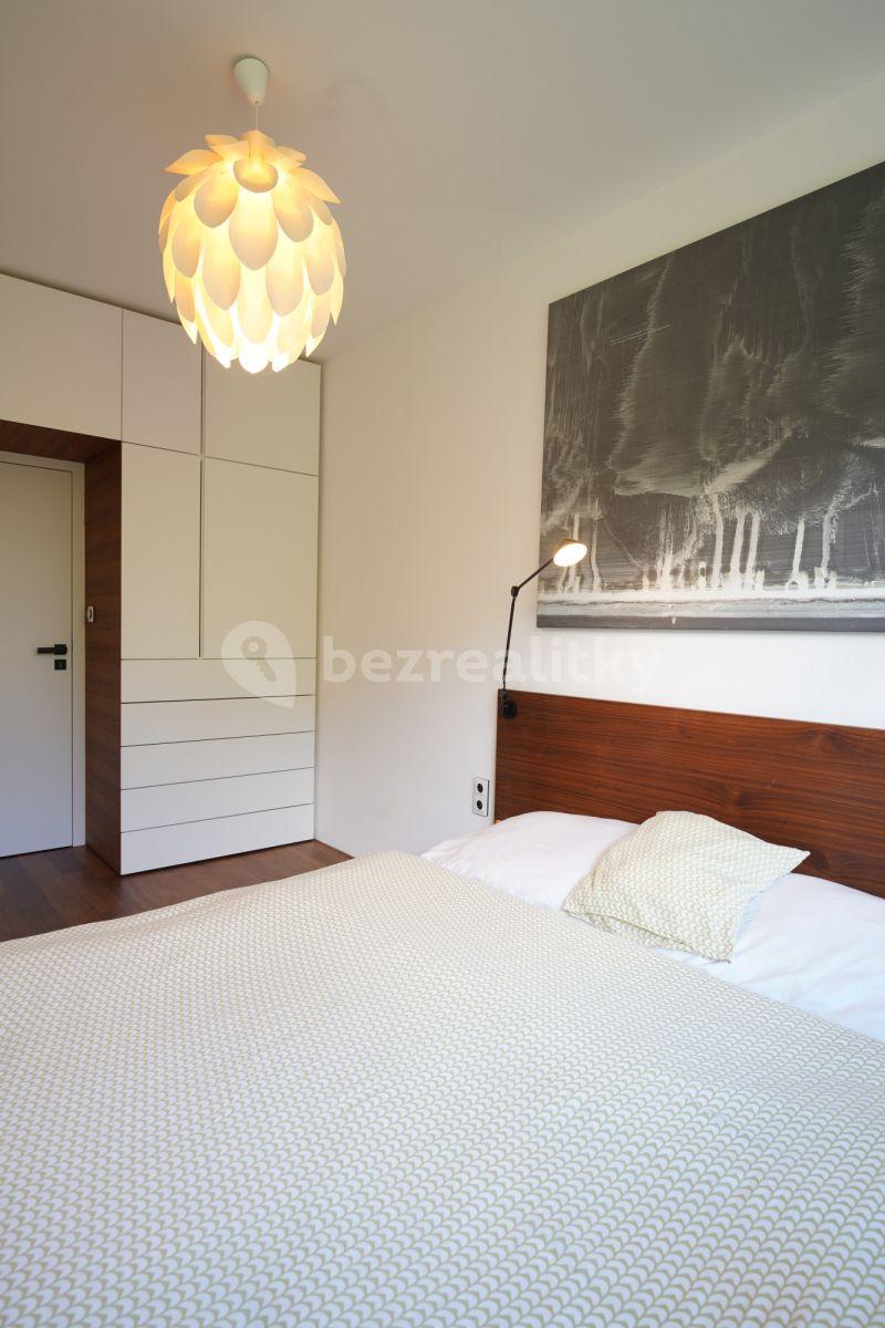 4 bedroom flat to rent, 110 m², Kováříkova, Prague, Prague