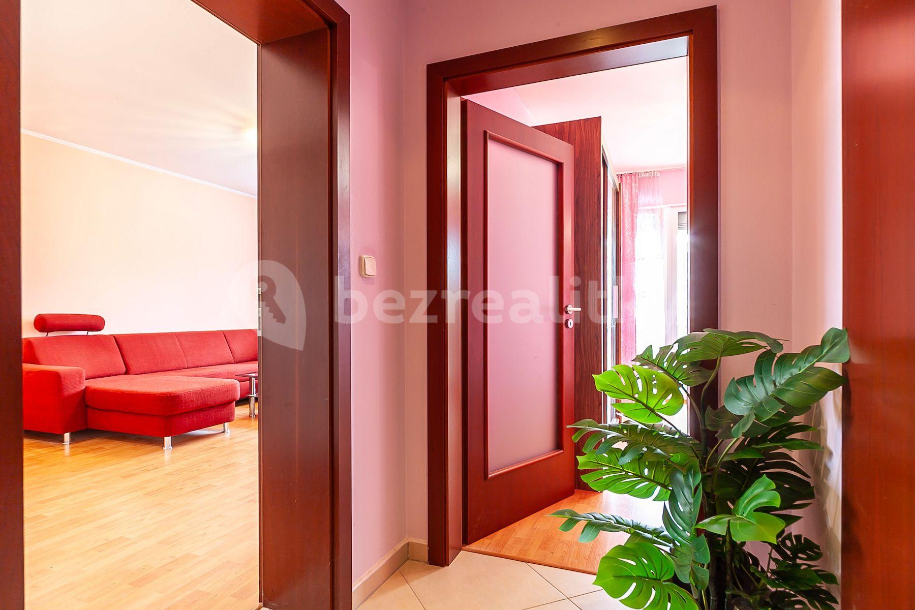 2 bedroom with open-plan kitchen flat for sale, 65 m², Pečárková, Prague, Prague