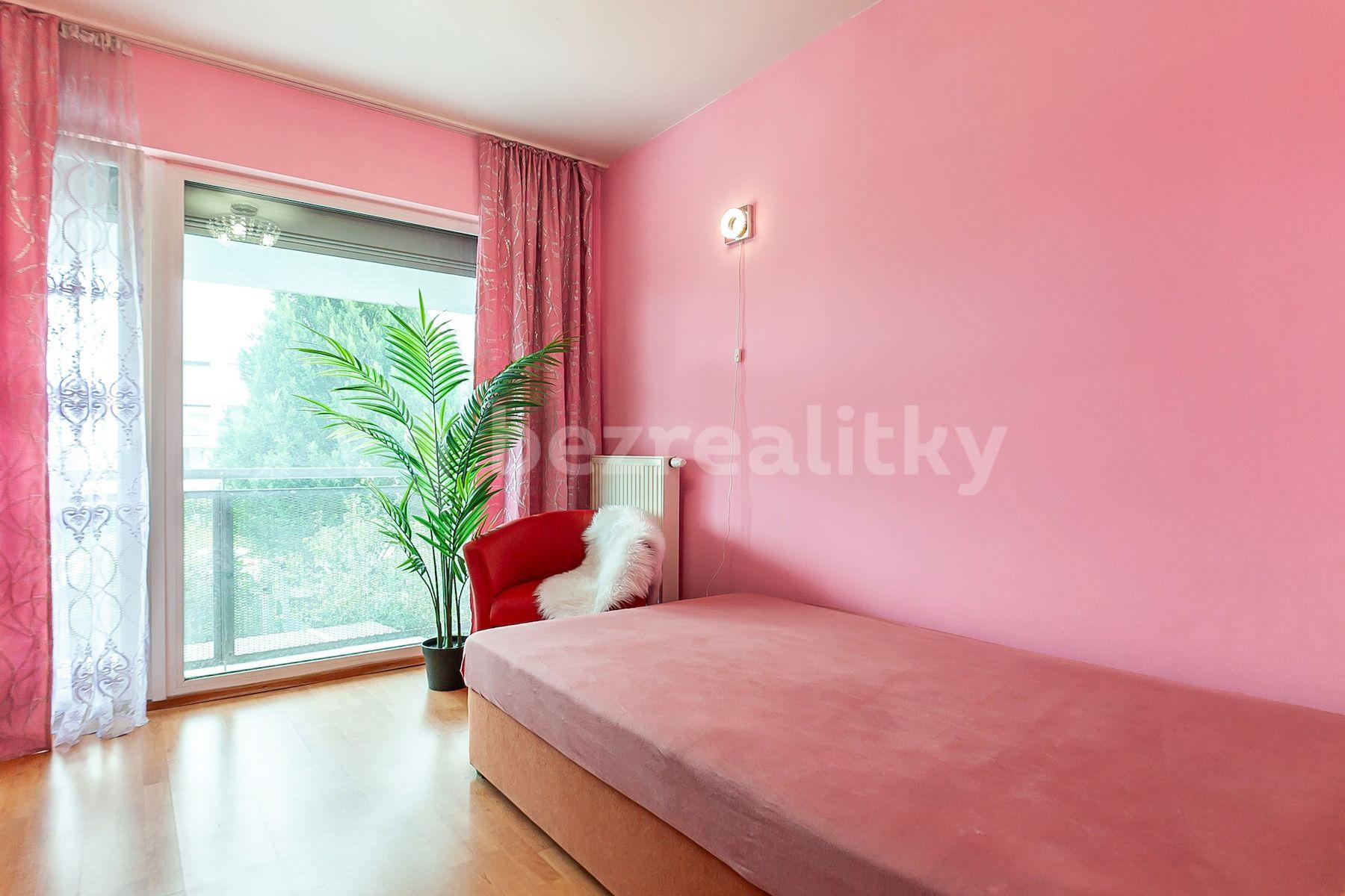 2 bedroom with open-plan kitchen flat for sale, 65 m², Pečárková, Prague, Prague